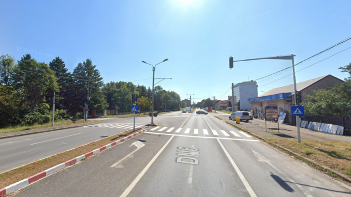 Semaforul stricat de la Kaufland, imagine din 2023 - Google Maps